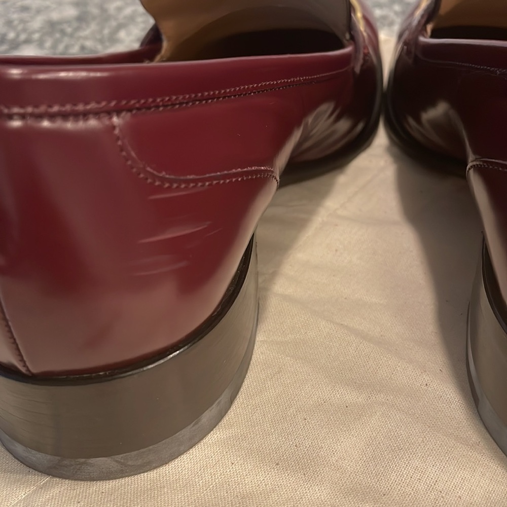 Salvatore Ferragamo Loafer Size 9 Burgundy and Gold - Picture 6 of 7